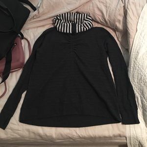 Lululemon In A Cinch Long Sleeve